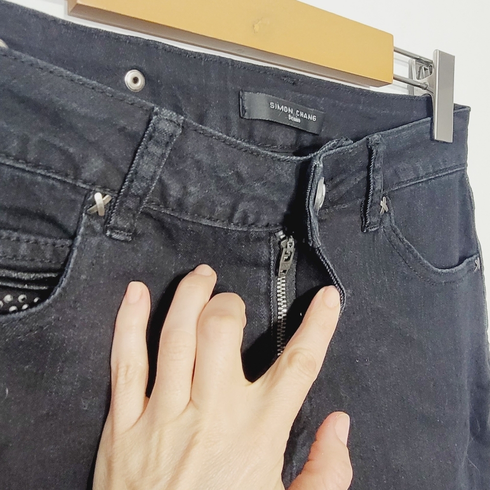 Simon Chang NEW Black Denim100% Cotton Jeans Pockets Embroidered Gems Shorts NWT - Picture 3 of 15